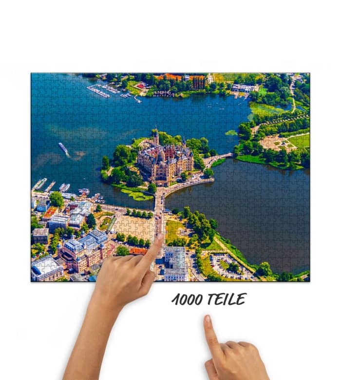 über der Schlossbucht Schwerin